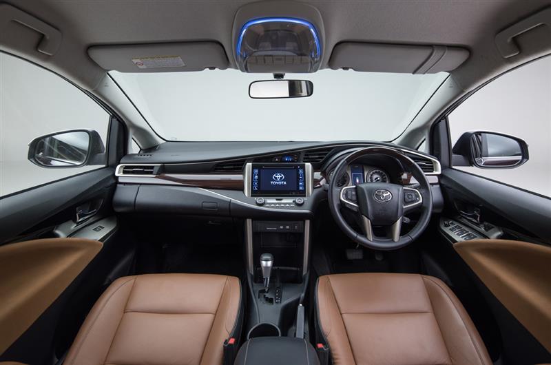 Toyota-Innova-Crysta-Interior-118388